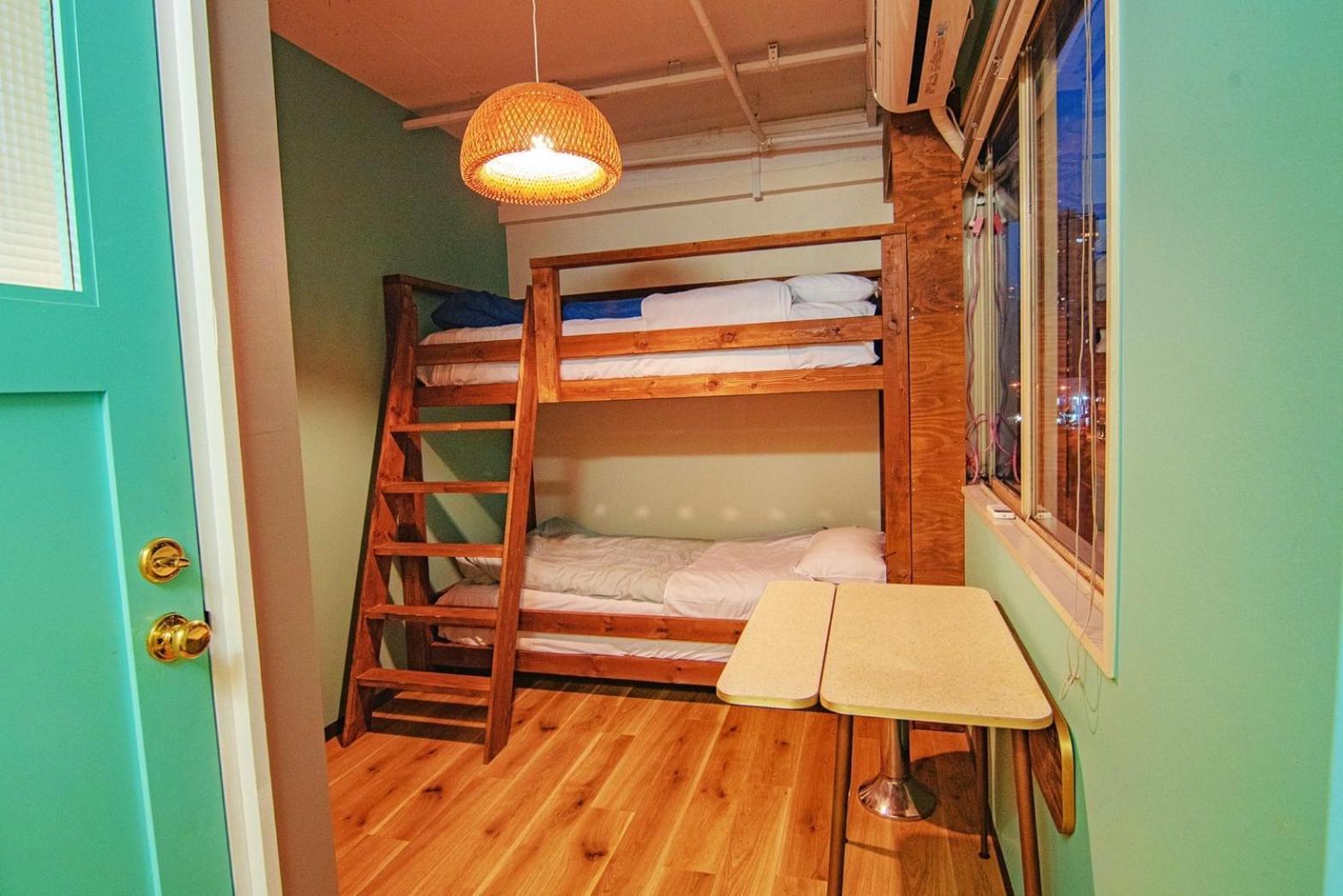 Hostel Chillax Osaka Zewnętrze zdjęcie